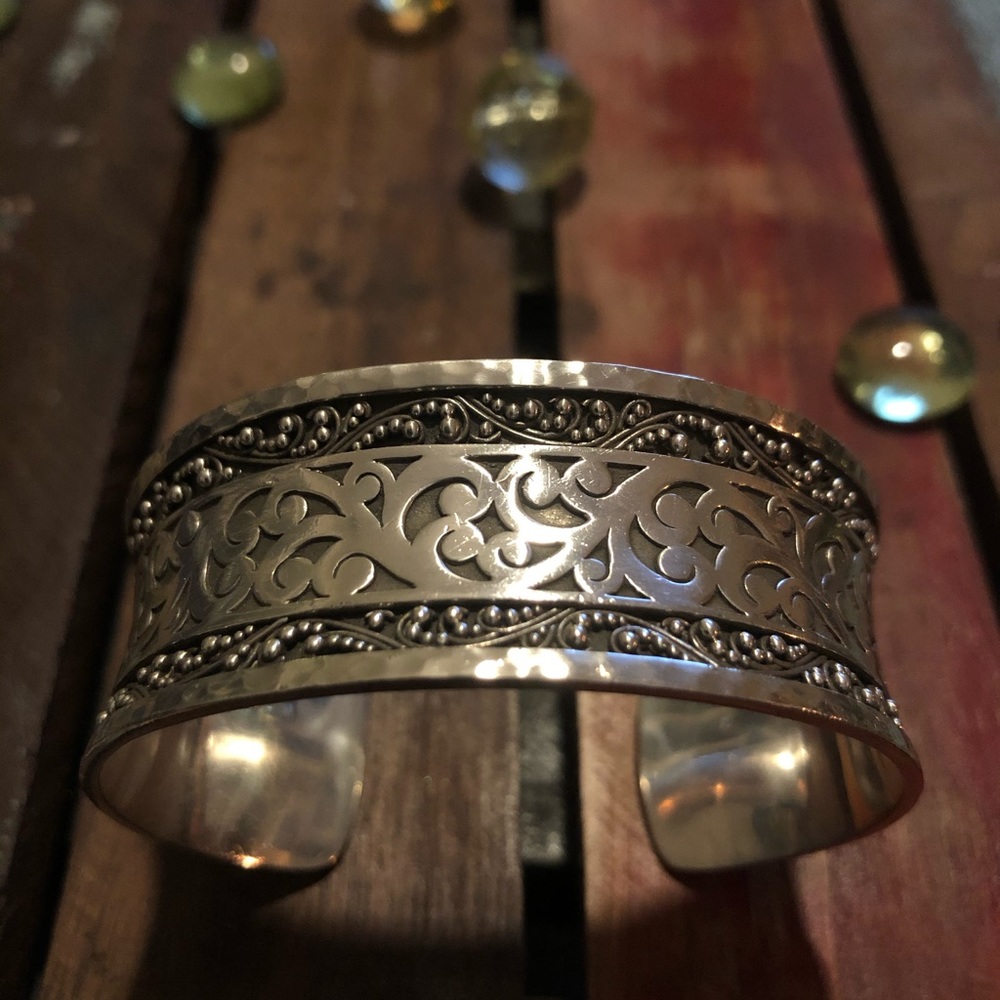 Lois Hill cuff